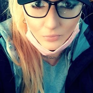 Meet your Posher, Crystal